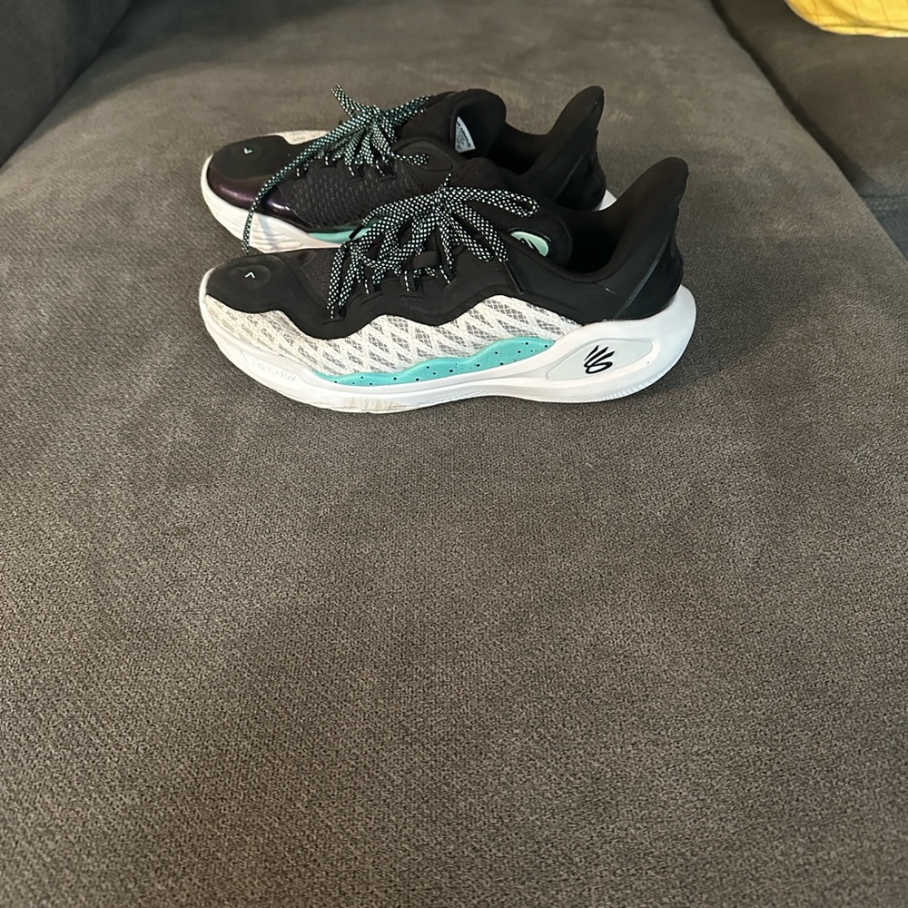 Under Armour Curry basketball sneakers